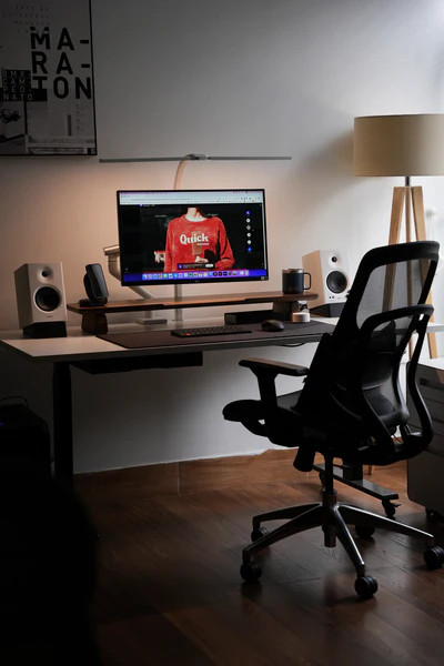 Đèn kẹp bàn thông minh Hyperwork Luna DL01