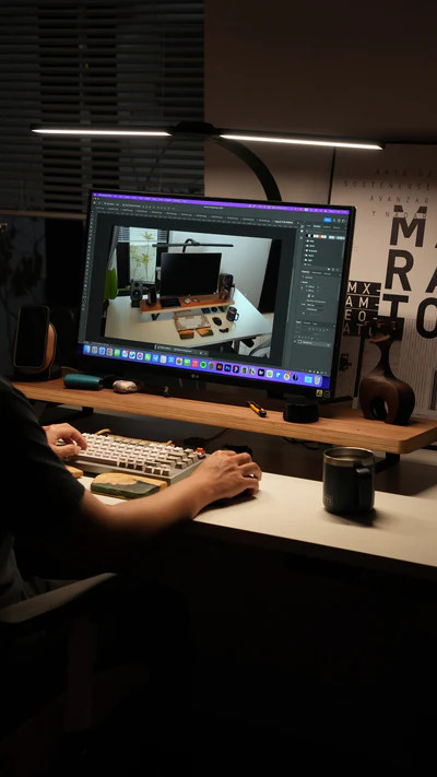 Đèn kẹp bàn thông minh Hyperwork Luna DL01